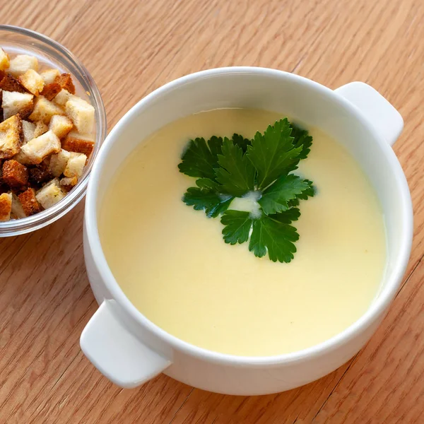 Prato Vegetariano Sopa Creme Queijo Com Creme Batatas Especiarias Decorada — Fotografia de Stock