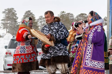 Folklor grubu performans Sahne Alanı'ndaki.
