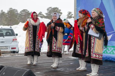 Folklor grubu performans Sahne Alanı'ndaki.