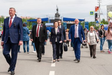 Surgut Yıldönümü - 425 yıl. Tatil - Rusya günü. Governo