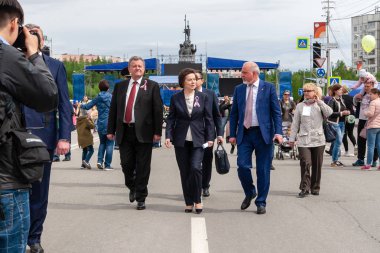 Surgut Yıldönümü - 425 yıl. Tatil - Rusya günü. Governo