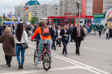 Surgut Yıldönümü - 425 yıl. Tatil - Rusya günü. Governo