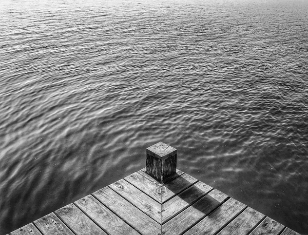 Edge Wooden Deck Lake — Stock Photo, Image