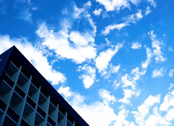 大きな青空 ロイヤリティフリーのストック画像