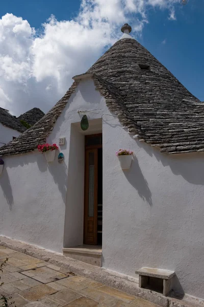 Trulli UNESCO mirasının Alberobello ülkesi