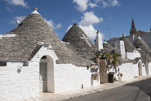 Trulli UNESCO mirasının Alberobello ülkesi