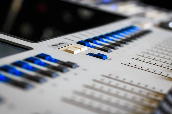 Digitale Display Controle Faders Professionele Verlichting Ontwerpers Programmering Bureau Console — Stockfoto