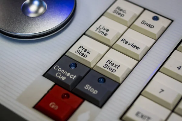 Gümüş dijital kodlayıcılar ve fader beyaz pro aydınlatma tasarımcıları Festivali konsol