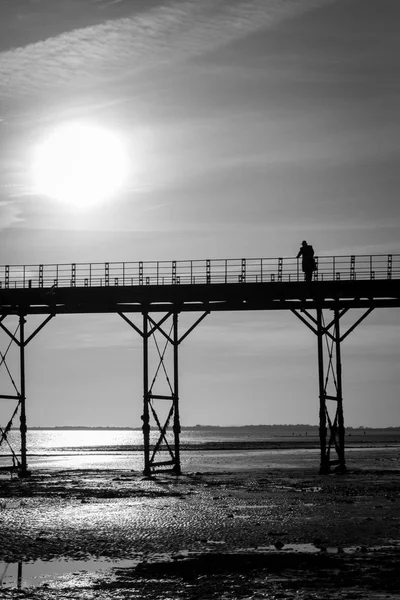 Monochrome Single Man Thinking Old English Victorian Seaside Pier — Stock Photo, Image