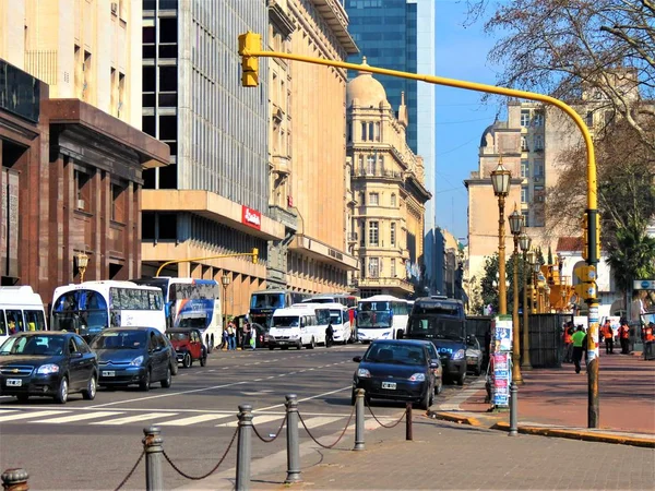 Buenos Aires Argentina Utsikt Över Typisk Stadsgata Med Bilar Och — Stockfoto