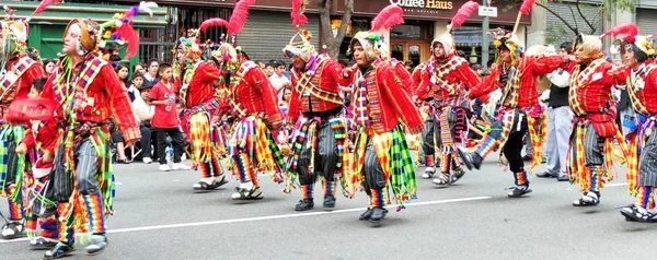 Boliviaanse Carnaval Buenos Aires Argentinië Mensen Dansen Kleurrijke Klederdracht — Stockfoto