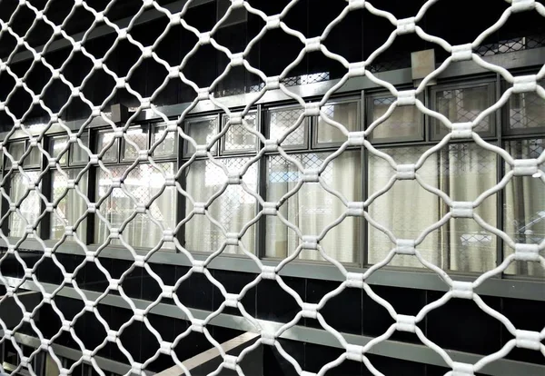 Sicherheit Und Versenkbare Gitter — Stockfoto