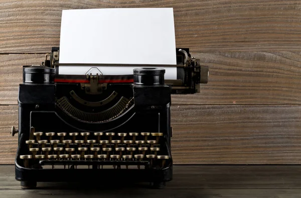 Vintage Typemachine Met Leeg Lege Vel Papier Hout Tabelachtergrond — Stockfoto