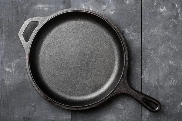 Leeg Schoon Zwart Gietijzer Pan Convection Oven Bovenaanzicht Van Bovenaf — Stockfoto