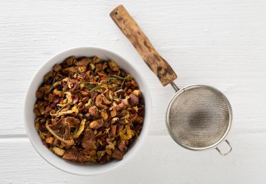 Portakal ve çilek ile kurutulmuş meyve çay infüzyon yığını