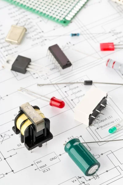 Verschillende Elektronische Onderdelen Componenten Pcb Bedradingsdiagram Achtergrond Met Weerstanden Condensatoren — Stockfoto