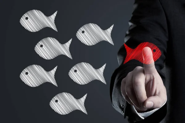 Red Fish Swimming Direction Swarm Stream Rebel Standing Out Crowd — Stock Photo, Image