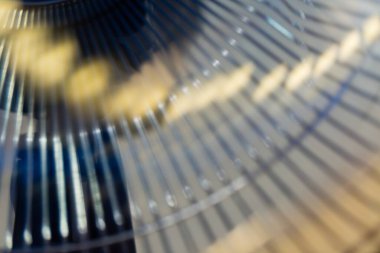 Soyut sarı ve mavi parlak metal makro, endüstriyel arka plan konsepti, hareket bulanıklığı