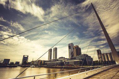 Şehir Buenos Aires mimarisi, sokakları ve onun köprüler