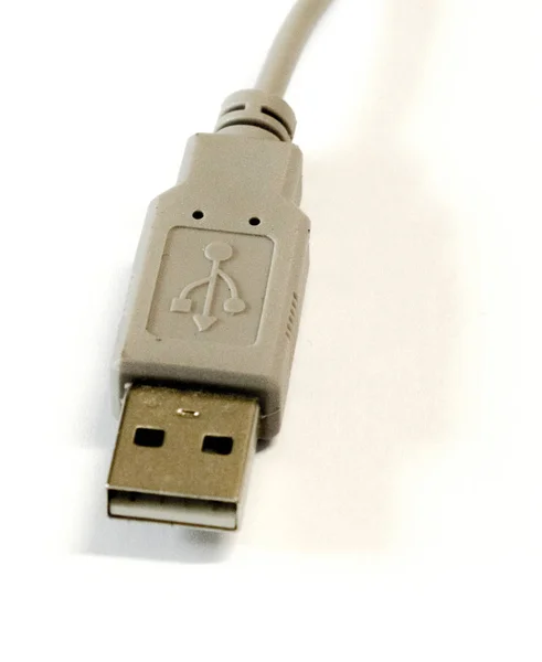 Usb 电缆连接白色计算机 — 图库照片
