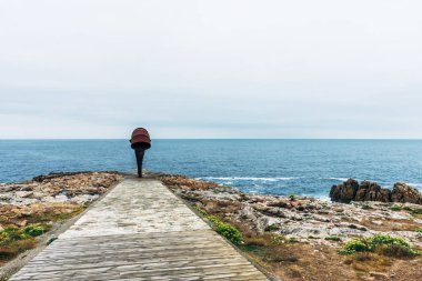 La Coruna, İspanya - 14 Ağustos 2019: Punta Herminia'da conch heykel