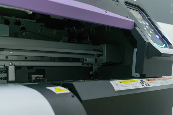 Close detail of the head of a vinyl printing plotter — Stock Photo, Image