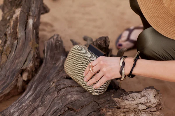 Ayrıntılar, safari stilini, şapka, Gözlük, bilezik, debriyaj, üstten görünüm