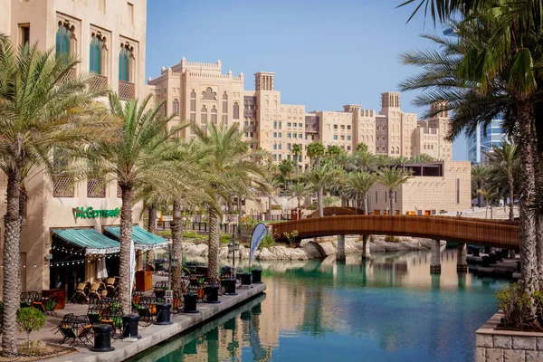 Dubai, Zjednoczone Emiraty Arabskie, marca 2018 A ładne miejsce do suku Madinat Jumeirah — Zdjęcie stockowe
