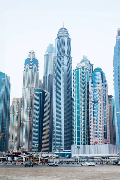 Dubai, Emirados Árabes Unidos, Março de 2018 Arranha-céus em Dubai Marina . — Fotografia de Stock