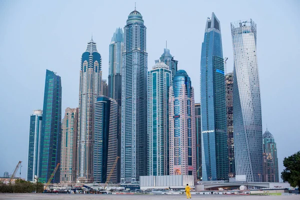 Dubai, UAE, mars 2018 Skyscrapers i Dubai Marina . – stockfoto