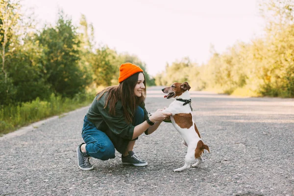 Attractive Teen Girl Playing Her Dog While Walking Fresh Air — Stock Photo, Image