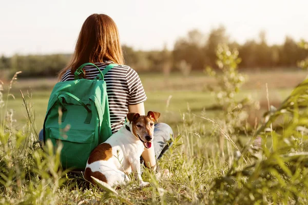 Dark Haired Girl Green Backpack Her Back Striped Shirt Sitting — Stock Photo, Image