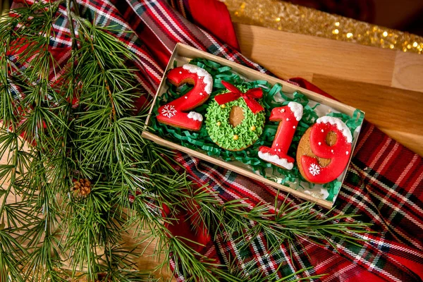 Cookie Forma Números 2019 Caja Cartón Sobre Fondo Cuadros Con —  Fotos de Stock