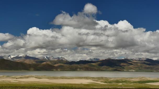 Vallei van de Brahmaputra rivier Himalaya Tibet — Stockvideo