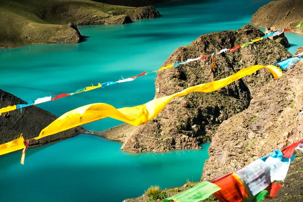 Lungta above Mountain Lake Himalayas Tibet — Stock Photo, Image