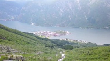 Dron üzerinde air Norveç fiyord ve su görünümü