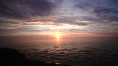 Baltık Denizi cape Kolka Letonya üzerinde gün batımı