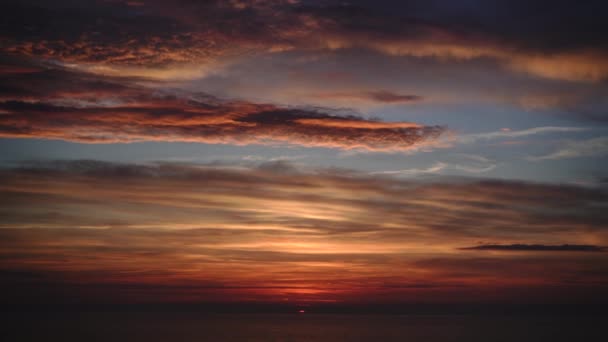 Solnedgången över Lettlands Östersjön cape Kolka — Stockvideo