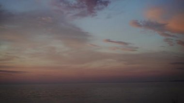 Baltık Denizi cape Kolka Letonya üzerinde gün batımı