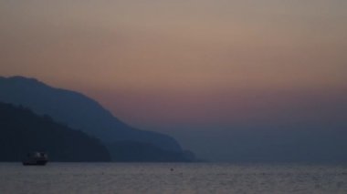 Deniz ve gökyüzü Timelapse Türkiye 4k yukarıda gündoğumu siluet