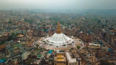 --Dan soluduğumuz hava Bodhnath Stupa: Katmandu, Nepal - 12 Ekim 2018 - Bodhnath olduğu en büyük Budist stupa tapınakta Nepal Video Mavic Robot 4 k video