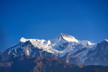 Annapurna Güney tepe ve pass Himalaya dağlarında Annapurna bölge, Nepal