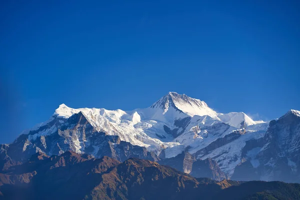 Annapurna South Peak och pass i Himalaya bergen, Annapurna regionen, Nepal — Stockfoto