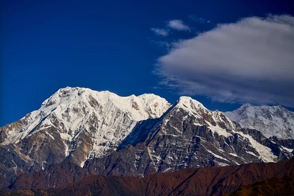 アンナプルナ南ピークとアンナプルナ地域、ネパール ヒマラヤ山脈の峠 — ストック写真