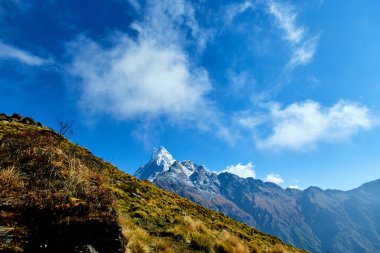 Machapuchare dağın Fishtail Himalayalar aralığı Nepal