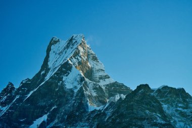 Machapuchare dağın Fishtail Himalayalar aralığı Nepal
