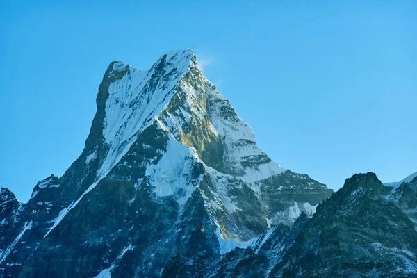 喜马拉雅山鱼尾在尼泊尔喜马拉雅山山脉 — 图库照片