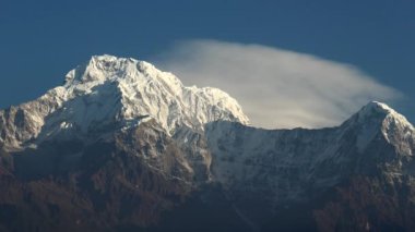 Annapurna Güney tepe ve pass Himalaya dağlarında Annapurna bölge, Nepal 4k