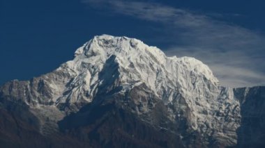Timelapse 4k mt Annapurna Güney 7219m Himalaya dağlarında Mardi Dharma trek, Nepal