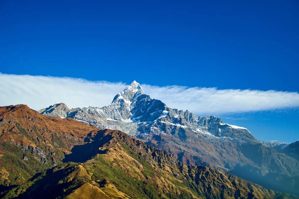 喜马拉雅山鱼尾在尼泊尔喜马拉雅山山脉 — 图库照片